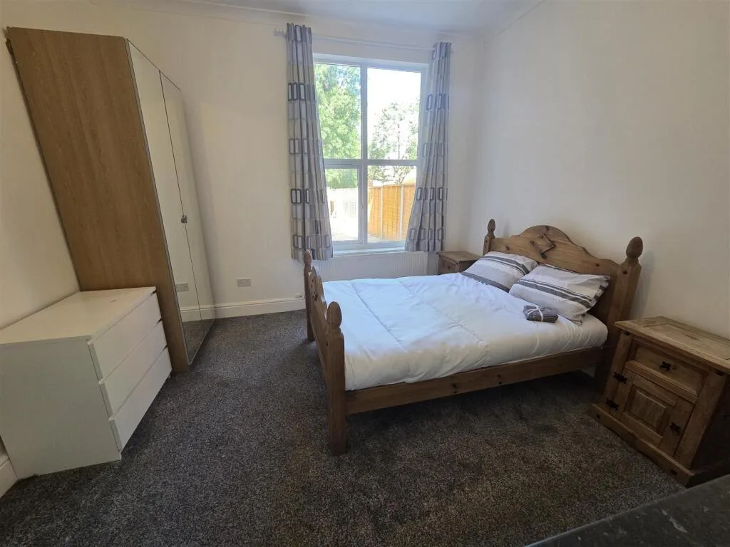 1 bedroom house share for rent