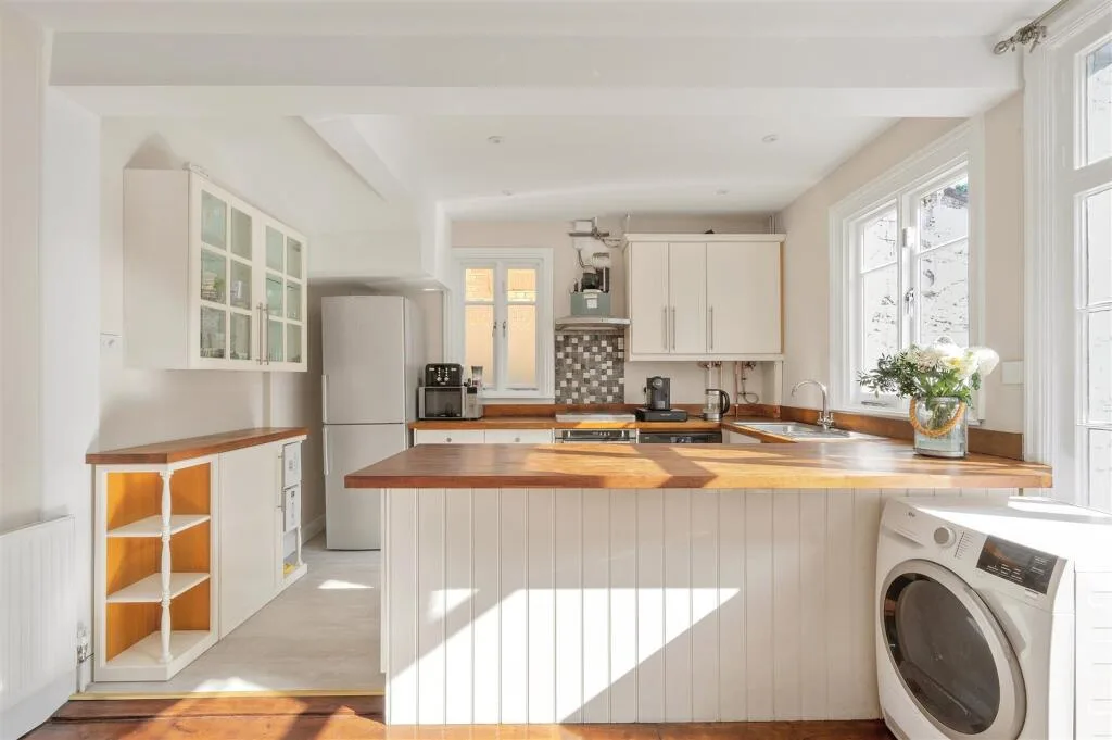 2 bedroom semi-detached house for rent