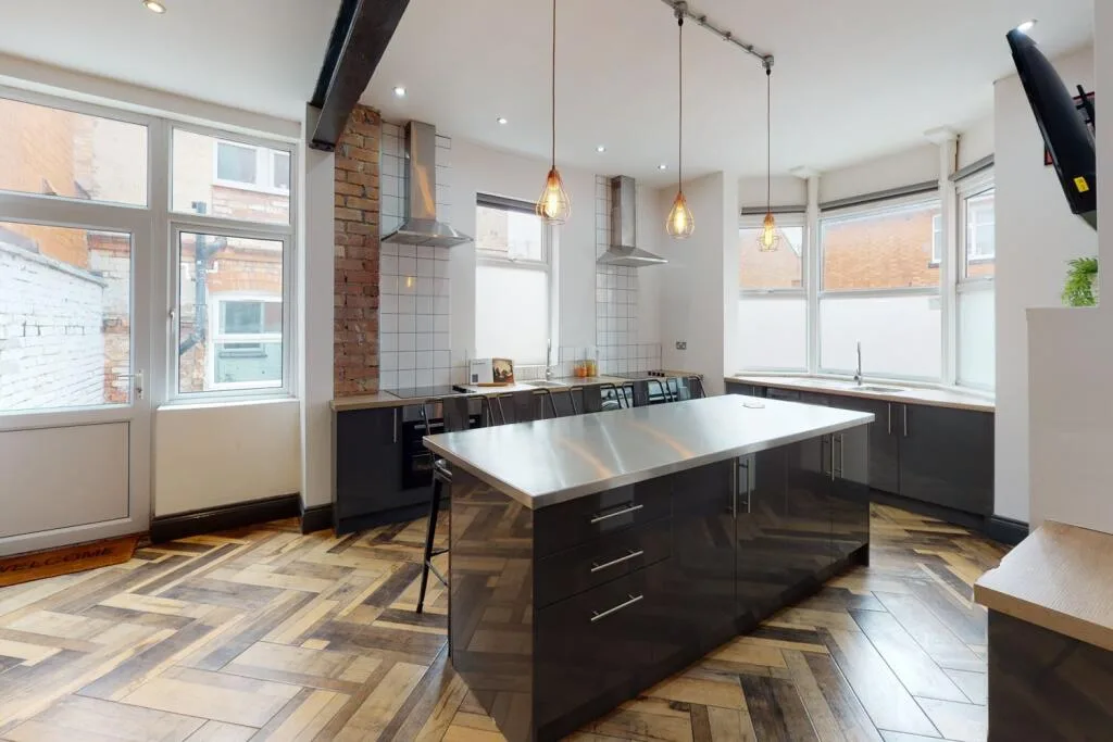 1 bedroom house share for rent