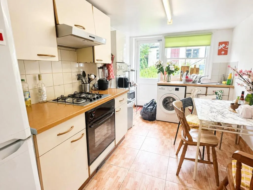 3 bedroom flat for rent