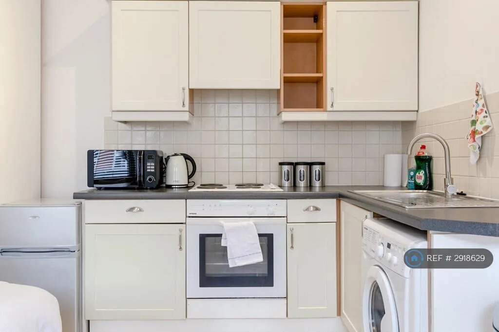 Studio flat for rent