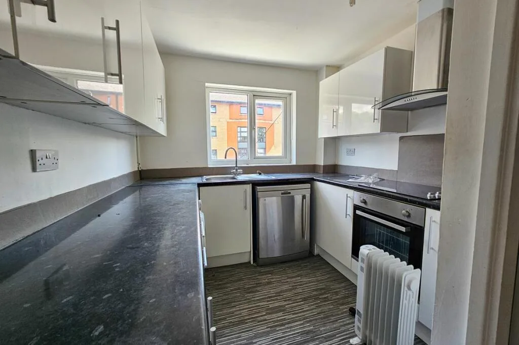 4 bedroom flat for rent