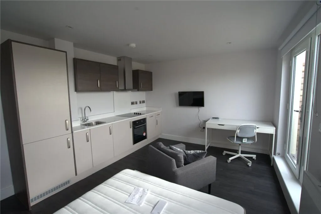 Studio flat for rent