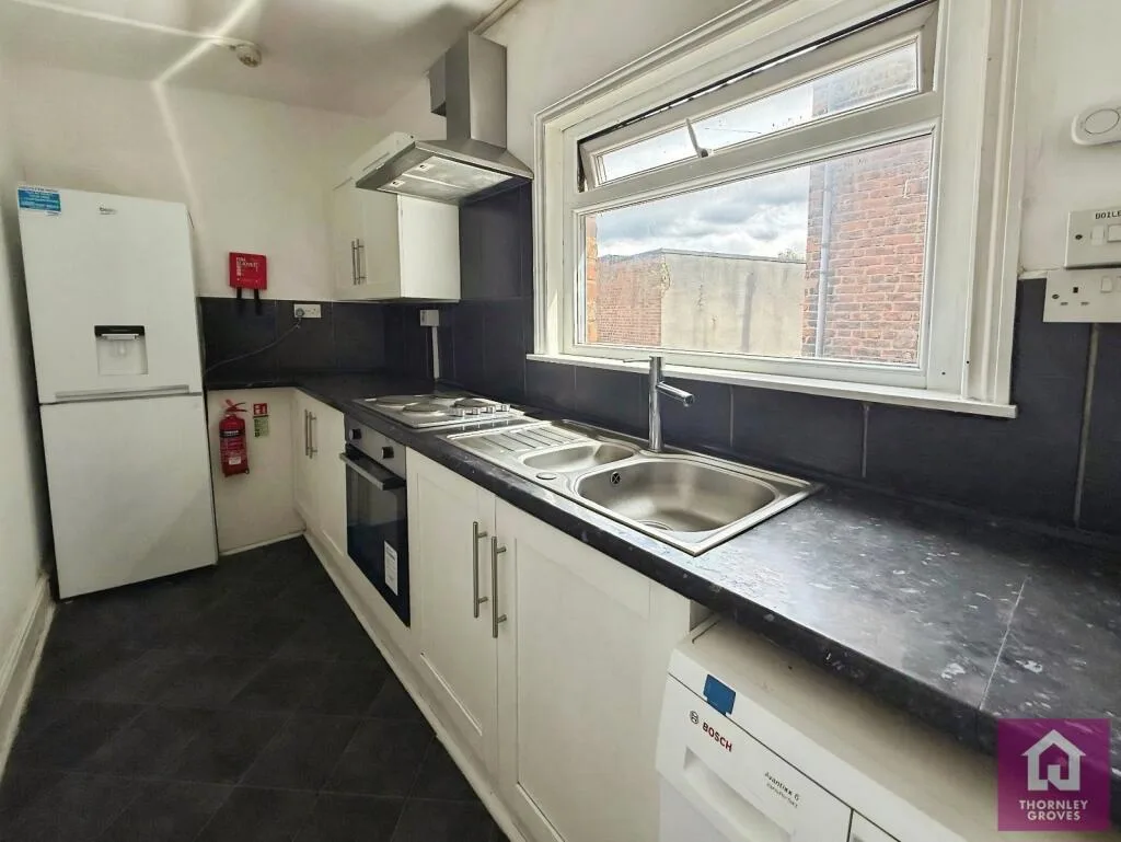 5 bedroom flat for rent