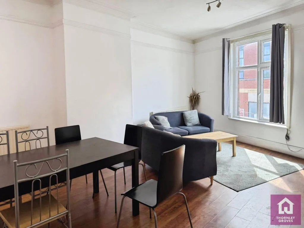 5 bedroom flat for rent