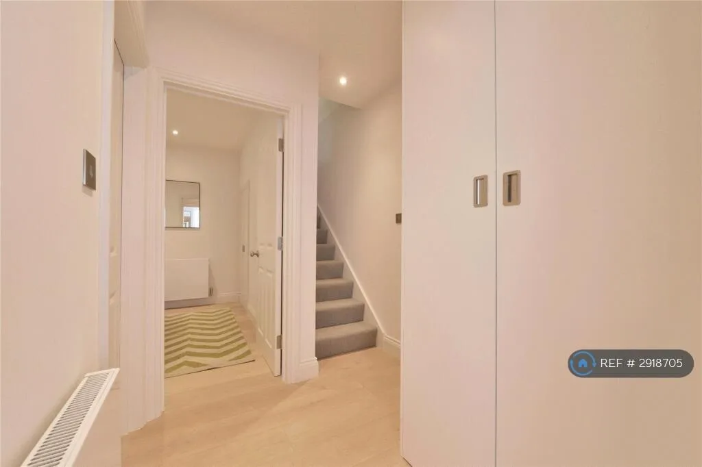 3 bedroom maisonette for rent