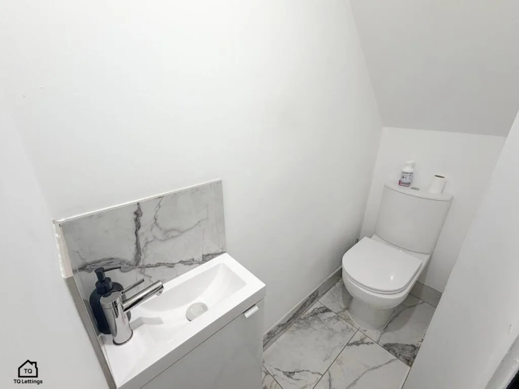 4 bedroom semi-detached house for rent