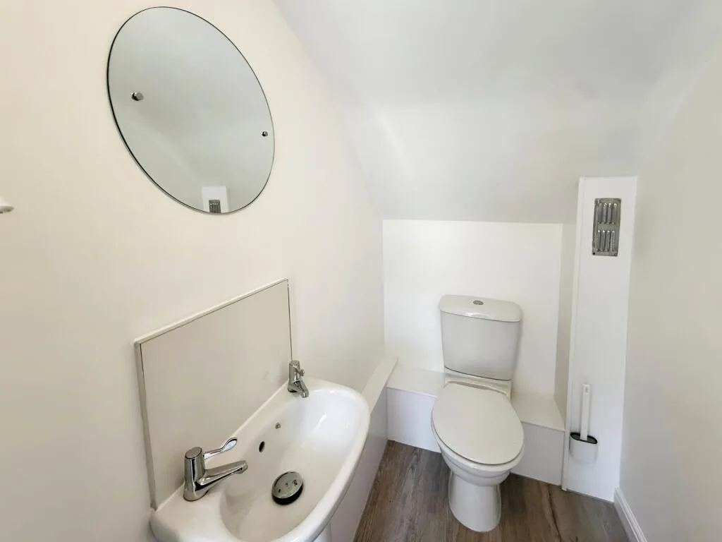2 bedroom end of terrace house for rent
