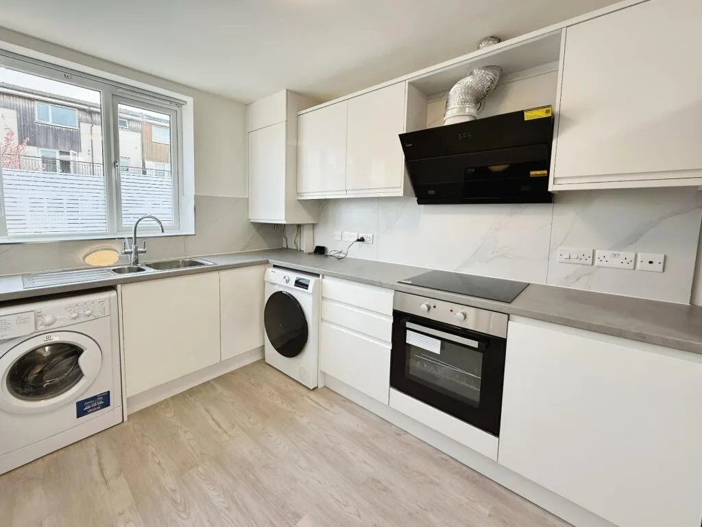 2 bedroom end of terrace house for rent