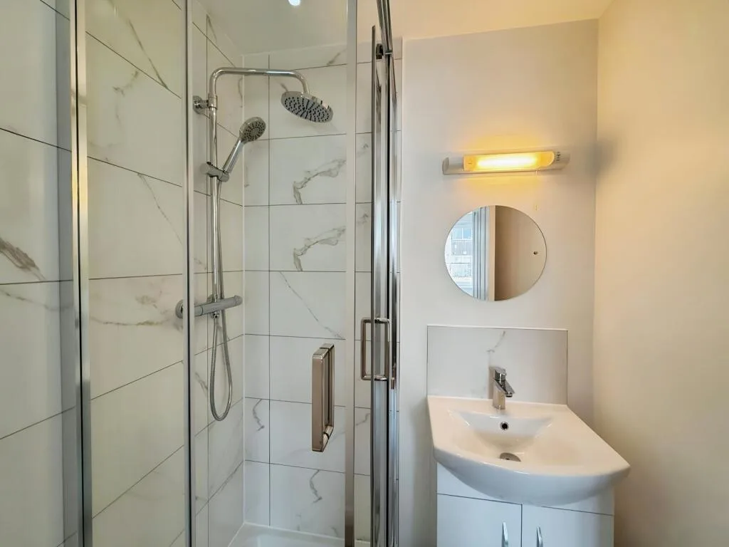 2 bedroom end of terrace house for rent