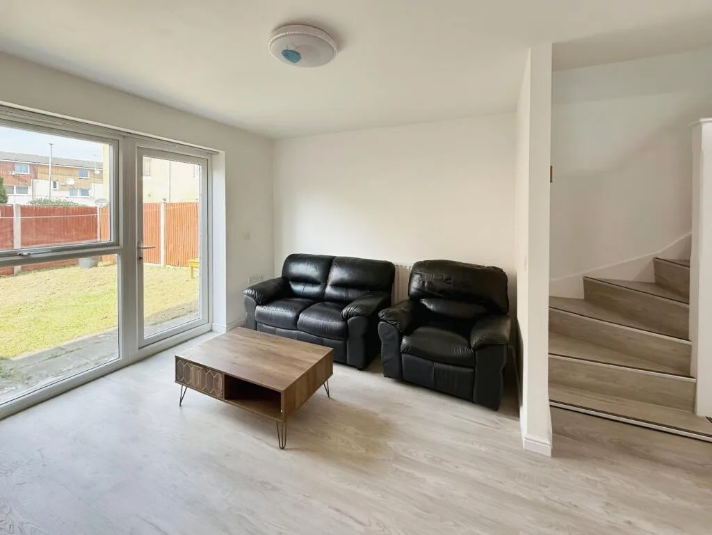 2 bedroom end of terrace house for rent
