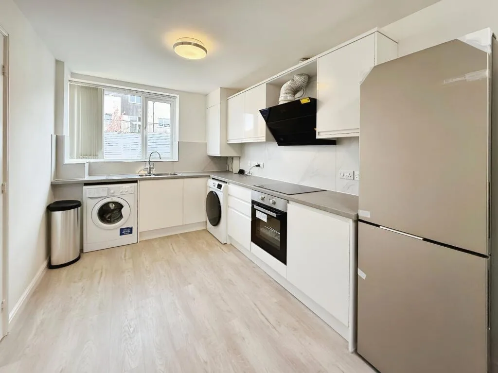 2 bedroom end of terrace house for rent
