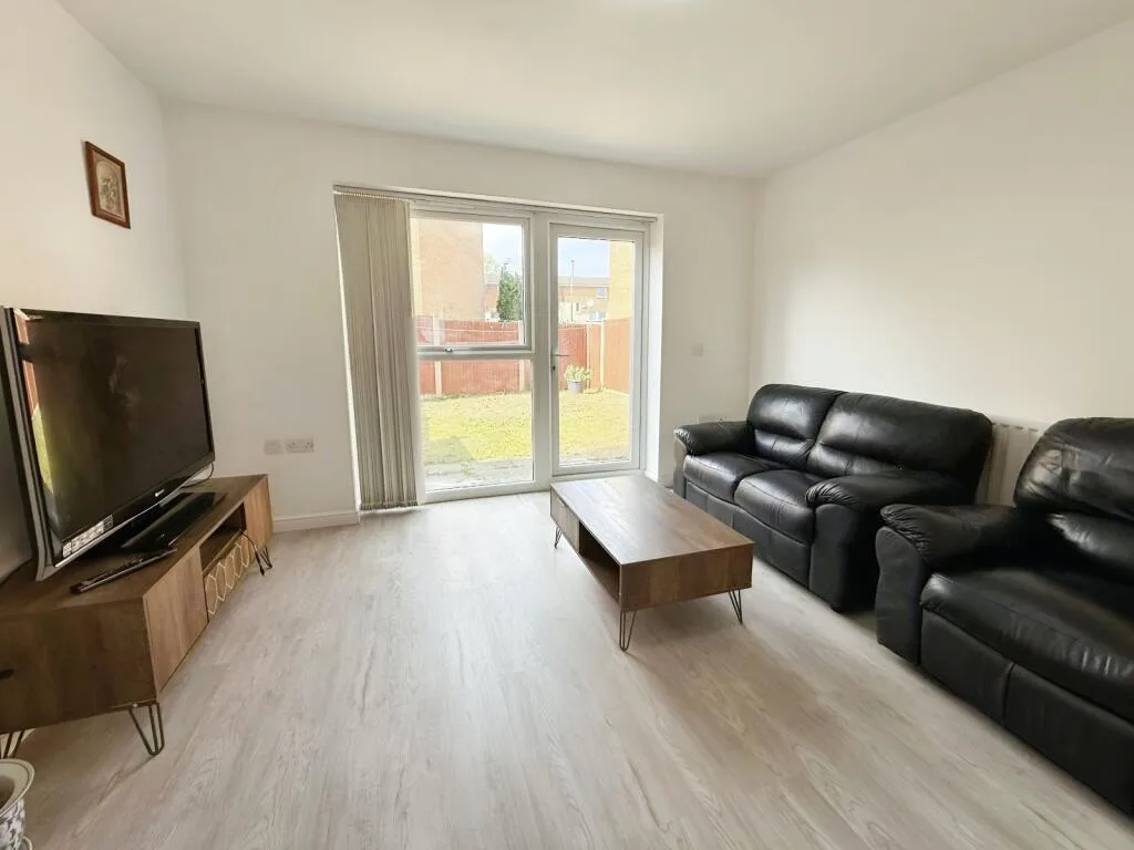 2 bedroom end of terrace house for rent