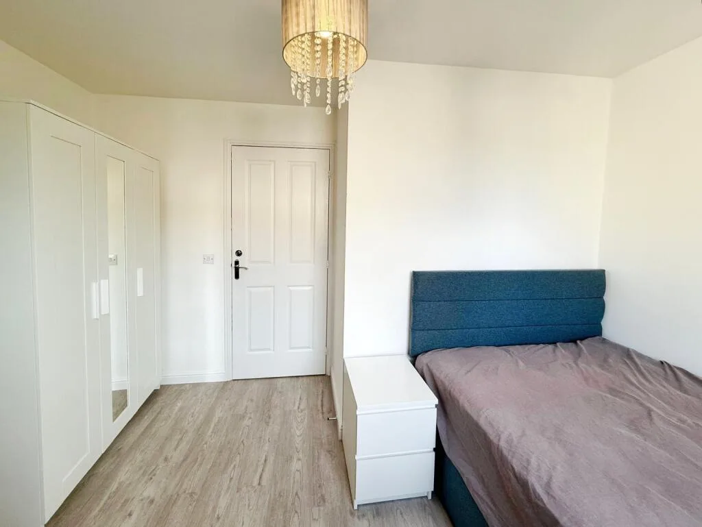 2 bedroom end of terrace house for rent
