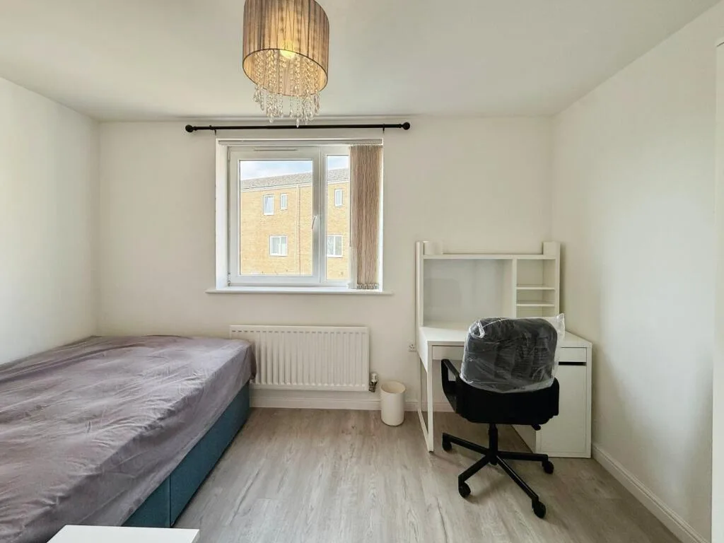 2 bedroom end of terrace house for rent