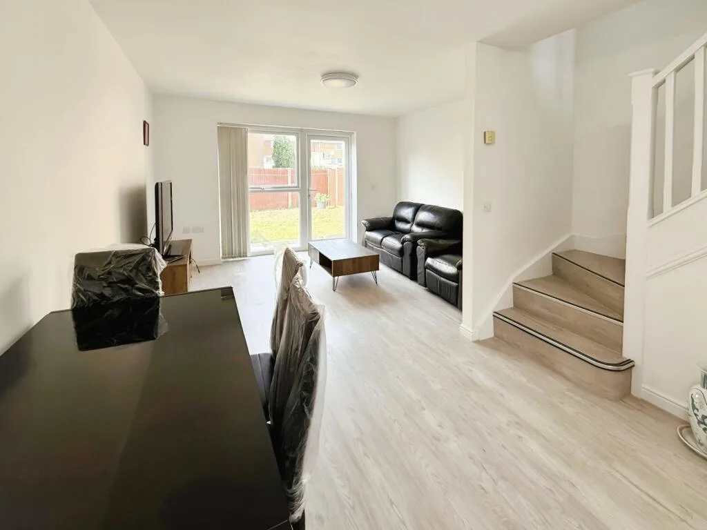 2 bedroom end of terrace house for rent