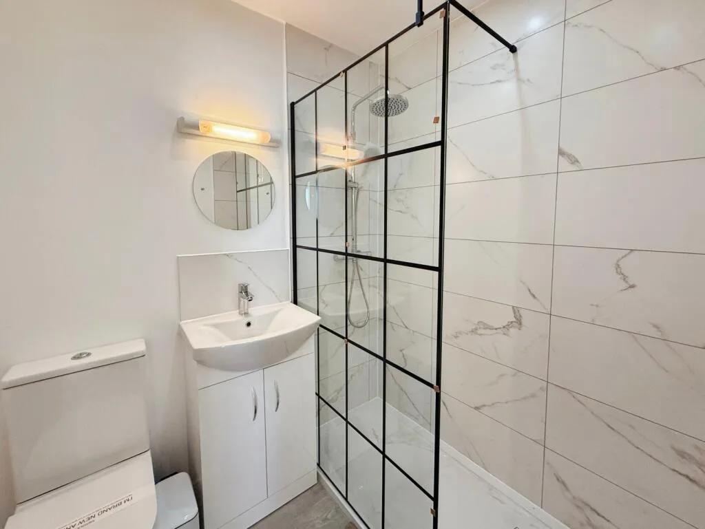 2 bedroom end of terrace house for rent