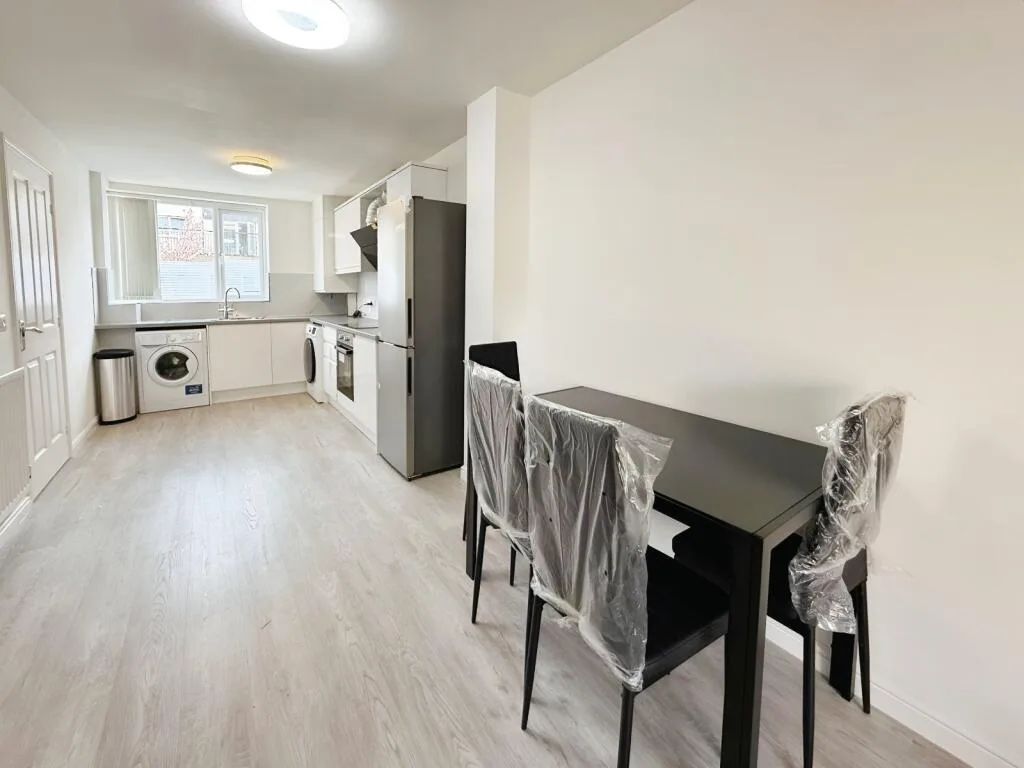 2 bedroom end of terrace house for rent
