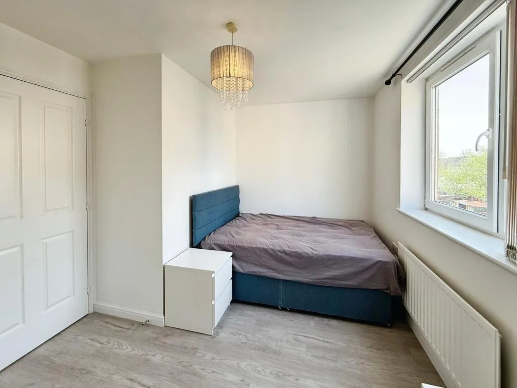 2 bedroom end of terrace house for rent