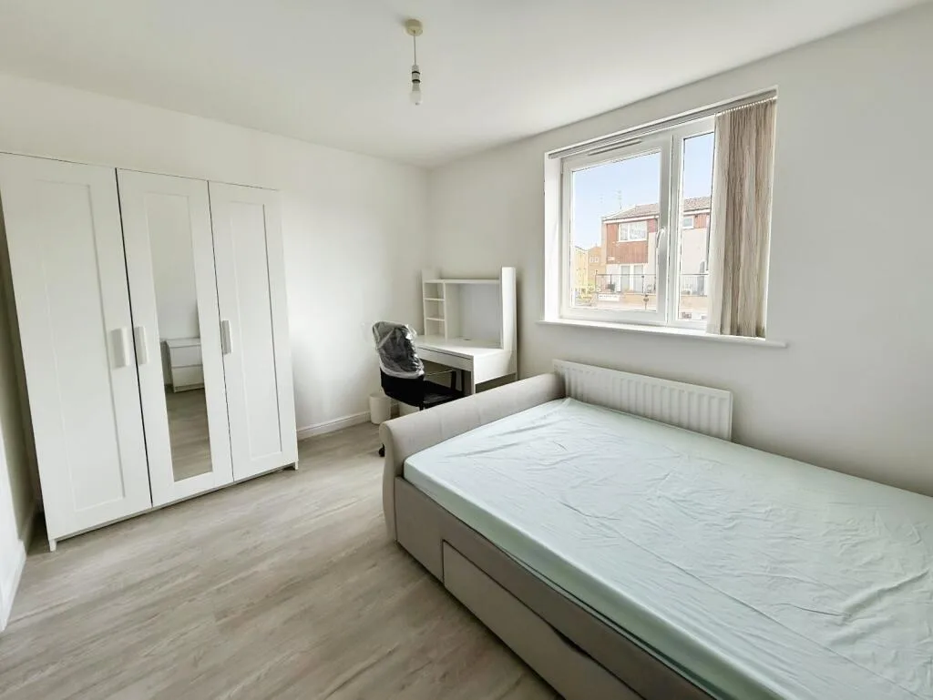 2 bedroom end of terrace house for rent