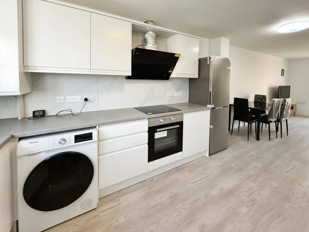 2 bedroom end of terrace house for rent