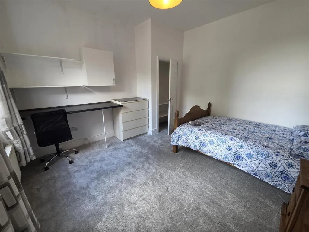1 bedroom house share for rent