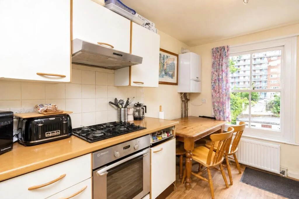 3 bedroom flat for rent