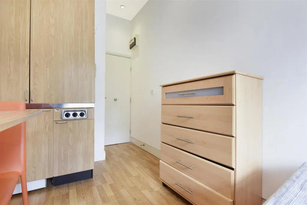 Studio flat for rent
