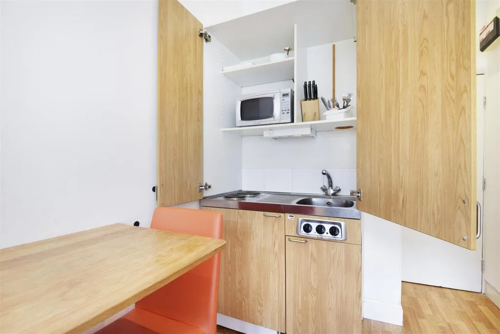 Studio flat for rent