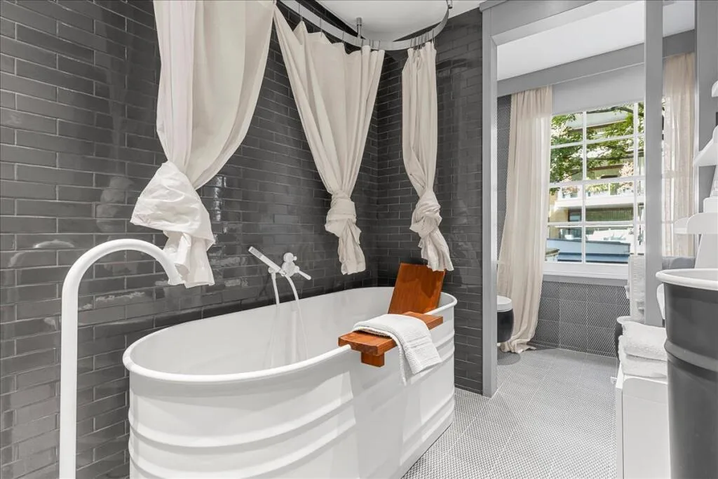4 bedroom town house for rent