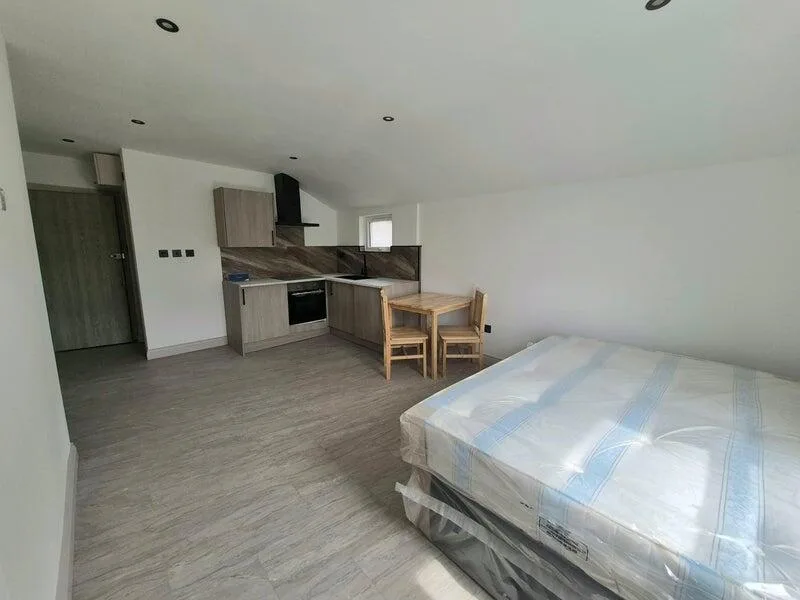 Studio flat for rent