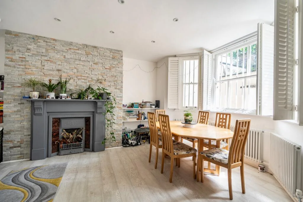 3 bedroom flat for rent