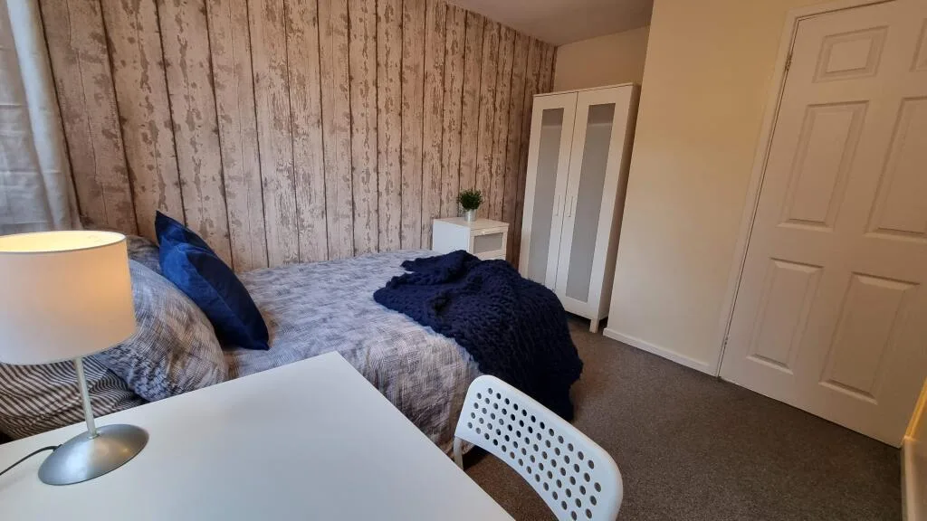 4 bedroom semi-detached house for rent