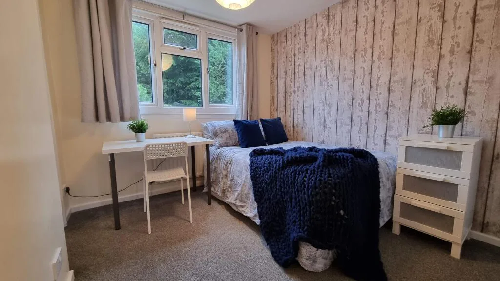 4 bedroom semi-detached house for rent