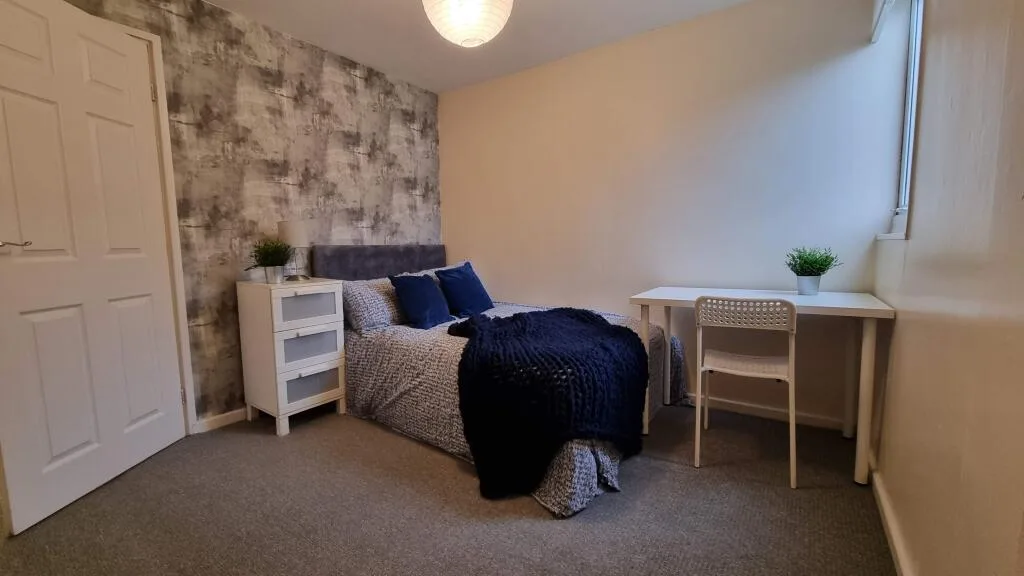 4 bedroom semi-detached house for rent