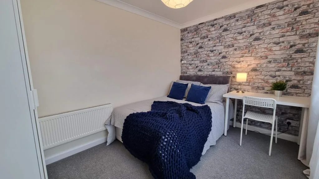 4 bedroom semi-detached house for rent
