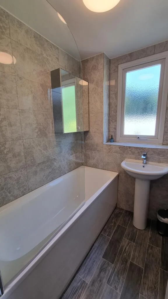 4 bedroom semi-detached house for rent