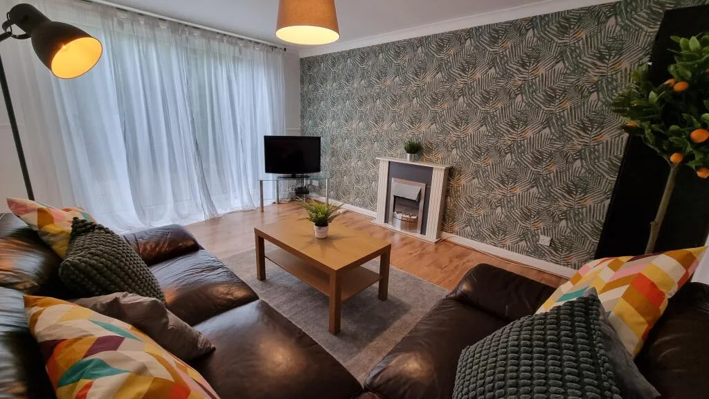 4 bedroom semi-detached house for rent