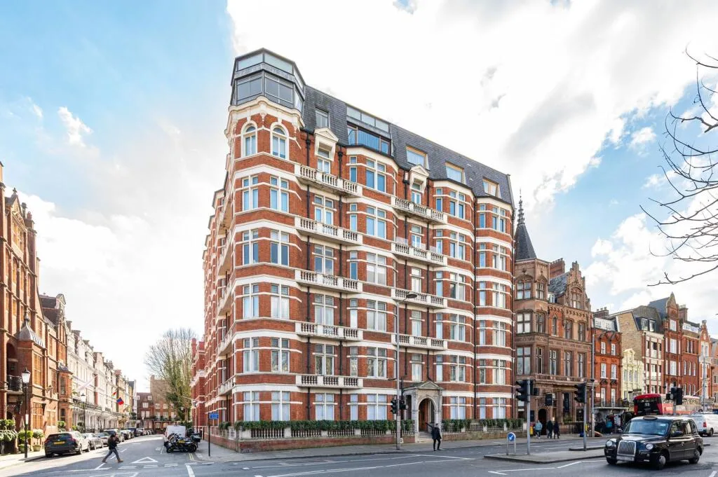 4 bedroom flat for rent