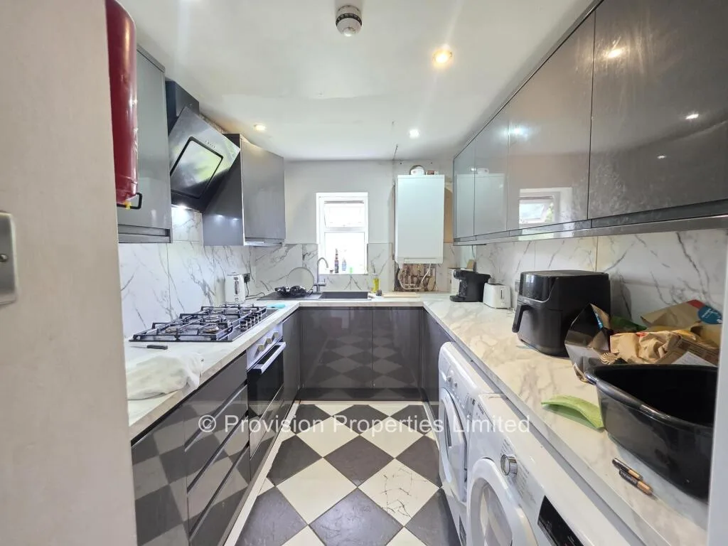 4 bedroom terraced house for rent