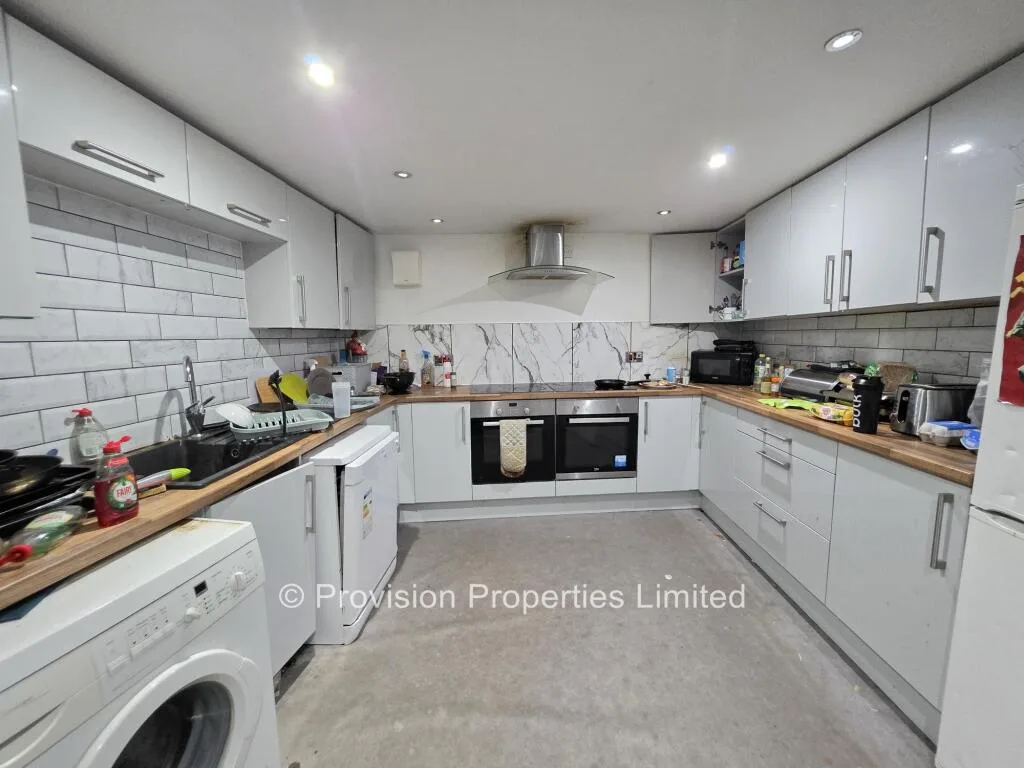 4 bedroom terraced house for rent