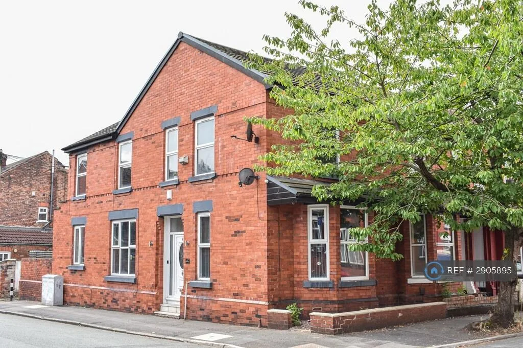 7 bedroom end of terrace house for rent