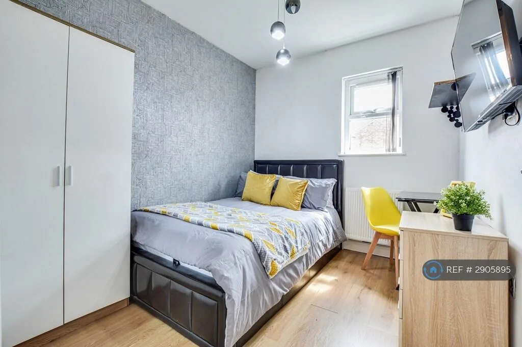 7 bedroom end of terrace house for rent