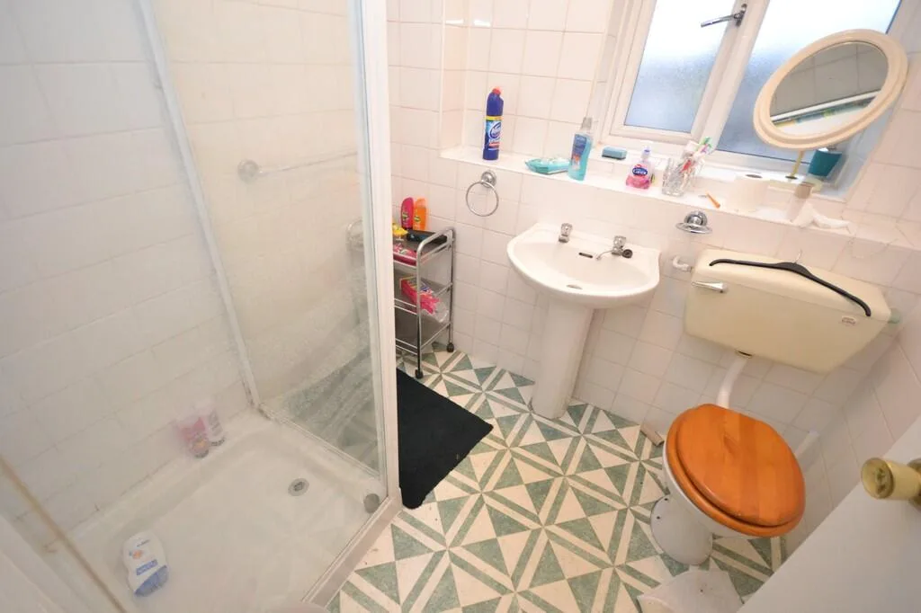 3 bedroom semi-detached house for rent