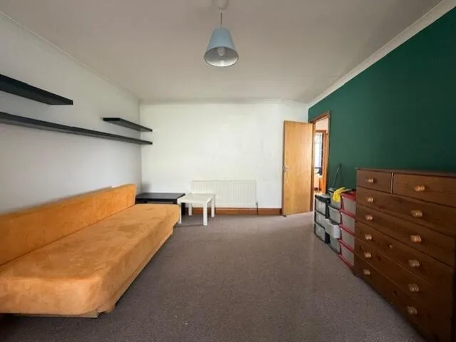 2 bedroom maisonette for rent