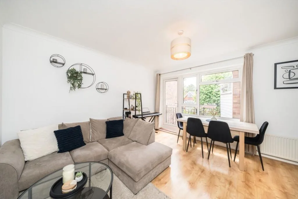 2 bedroom flat for rent