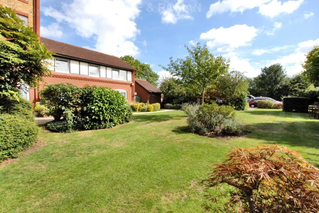 1 bedroom retirement property for rent