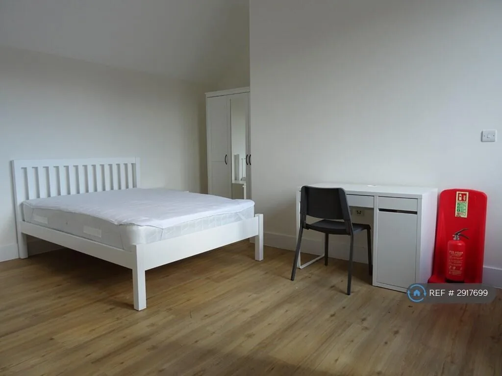 1 bedroom house share for rent