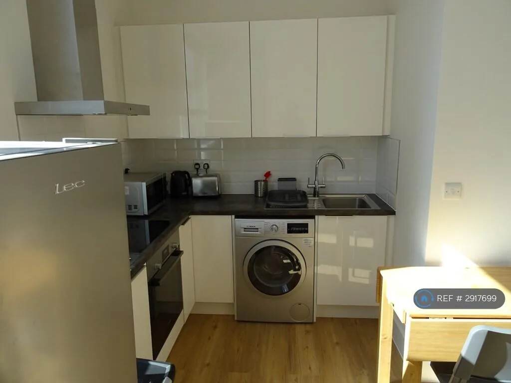 1 bedroom house share for rent