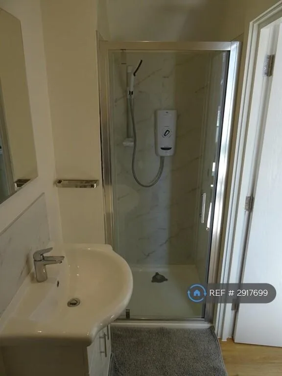 1 bedroom house share for rent
